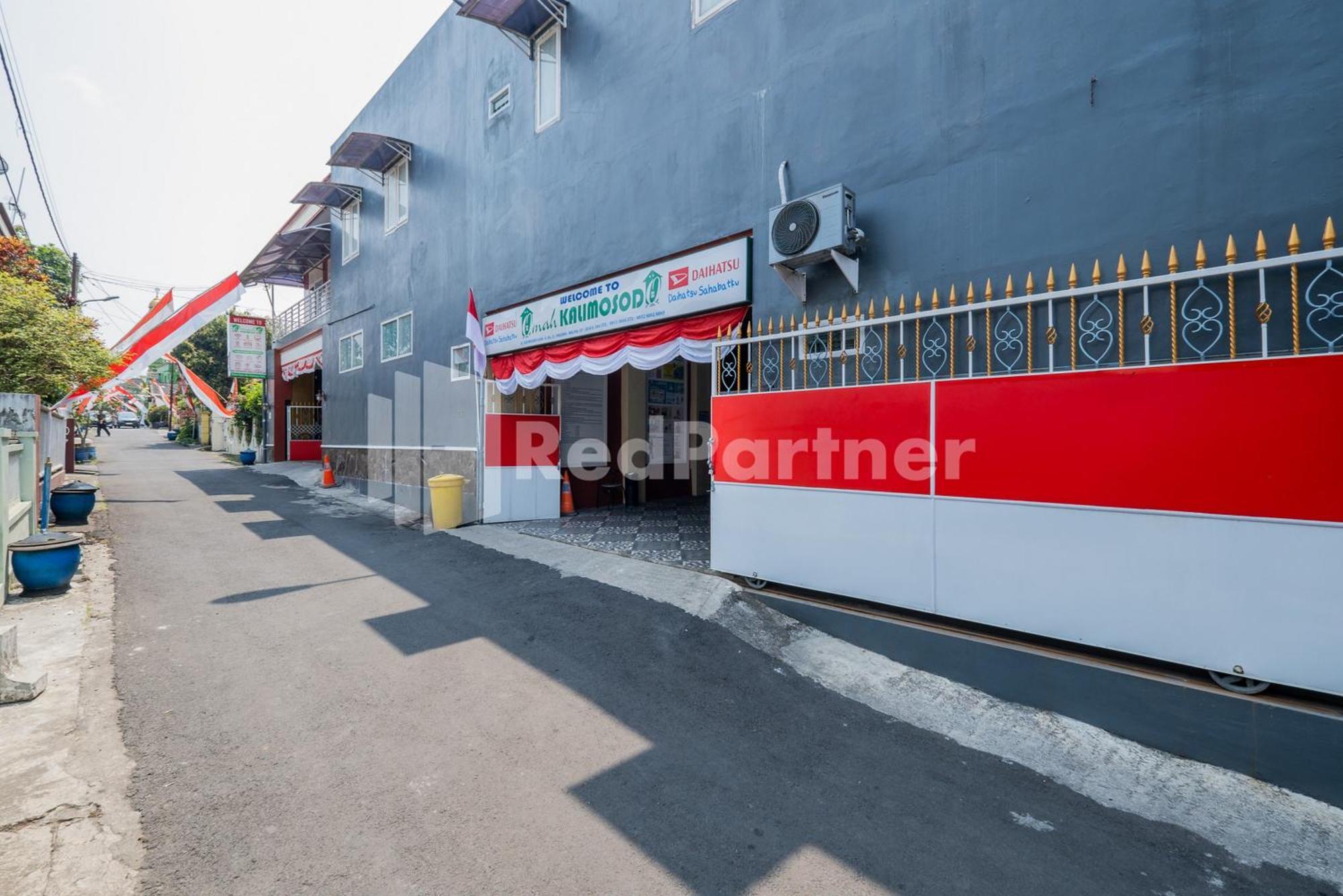 Hotel Omah Kalimosodo Mitra Reddoorz Near Stasiun Malang Kota Baru Exterior foto